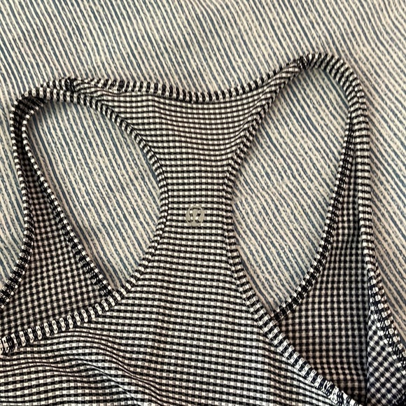 Lululemon Razorback top - Picture 3 of 3